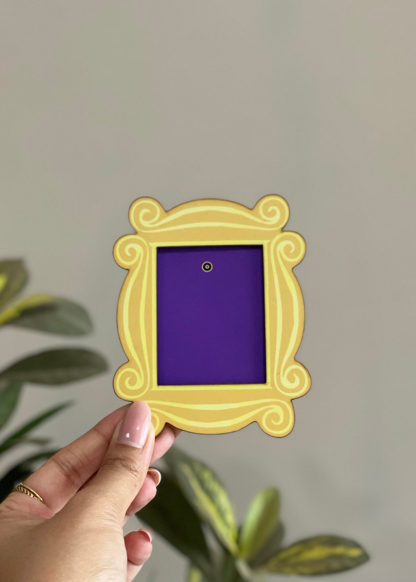 ‘Friends’ theme Polaroid Magnetic frame with complimentary Polaroid