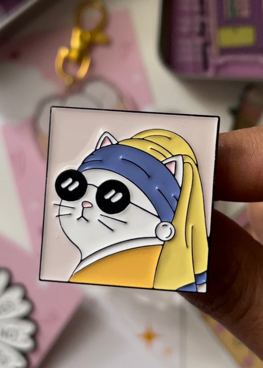 Cat pin